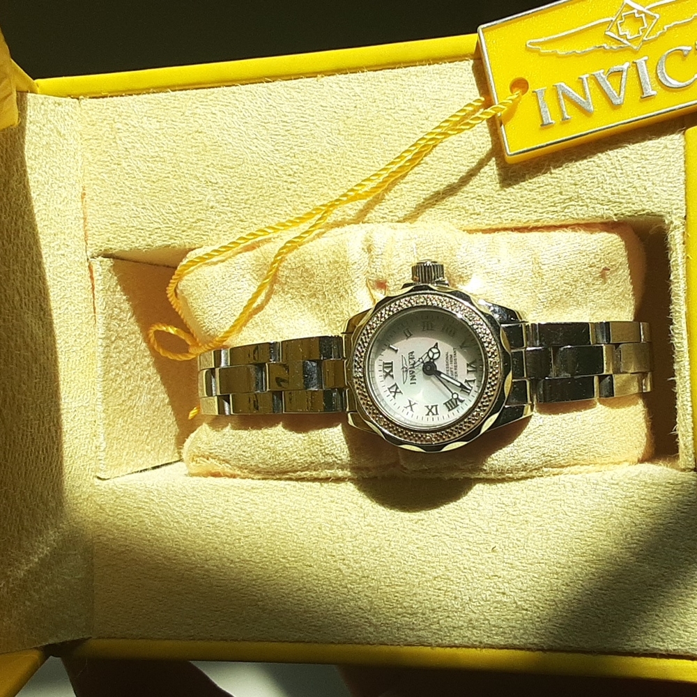 Gorgeous vintage Invicta watch